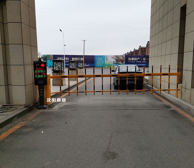 開(kāi)原金楓苑道閘車(chē)牌識(shí)別系統(tǒng)