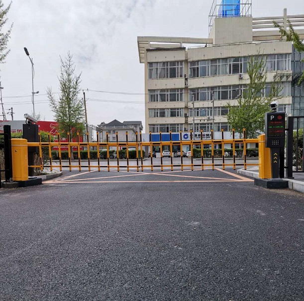 撫順望花稅務(wù)局道閘車(chē)牌識(shí)別伸縮門(mén)系統(tǒng)安裝現(xiàn)場(chǎng)