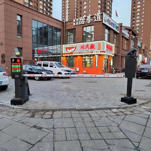 沈陽渾南農(nóng)貿(mào)市場(chǎng)道閘車牌識(shí)別系統(tǒng)